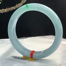 天然A货翡翠手镯女浅绿色飘花翡翠玉镯缅甸老坑翡翠玉手镯带证书