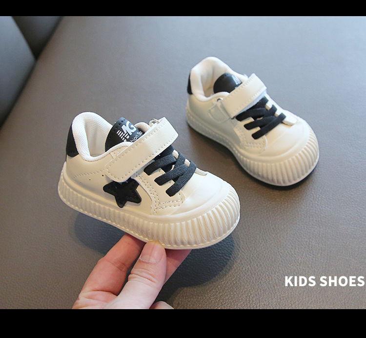 Beebikevadised ja sügisesed beebipehmed tallad, libisemiskindlad üksikud väikesed valged kingad, nahkpind, lastejalatsid_voghion.com