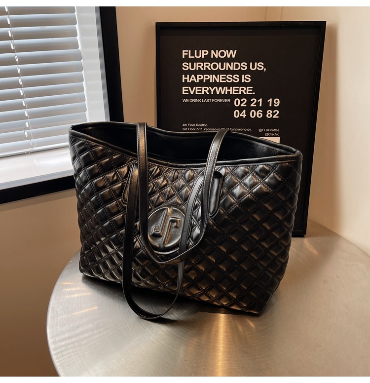 Borsa a tracolla di grande capacità 2023 Autunno/inverno Nuova borsa tote minimalista casual Borsa da donna alla moda e personalizzata_voghion.com