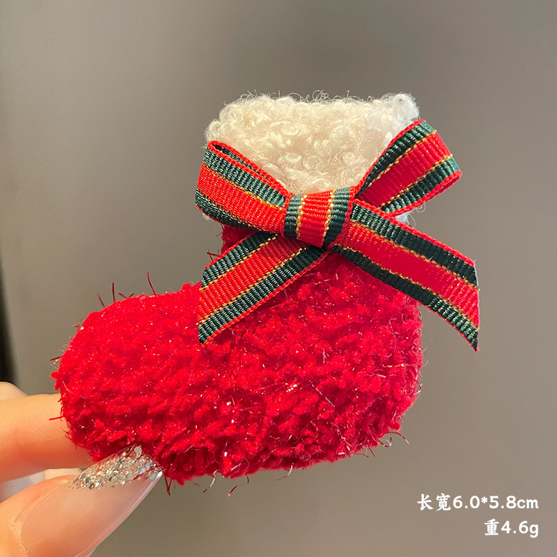 Brooch with bow