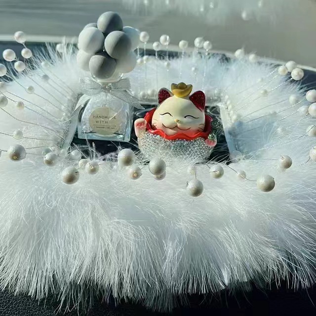 Decoraciones de automóviles en línea muñecas lindas decoraciones de automóviles accesorios de automóviles en línea dibujos animados de plástico femenino belleza de la noche