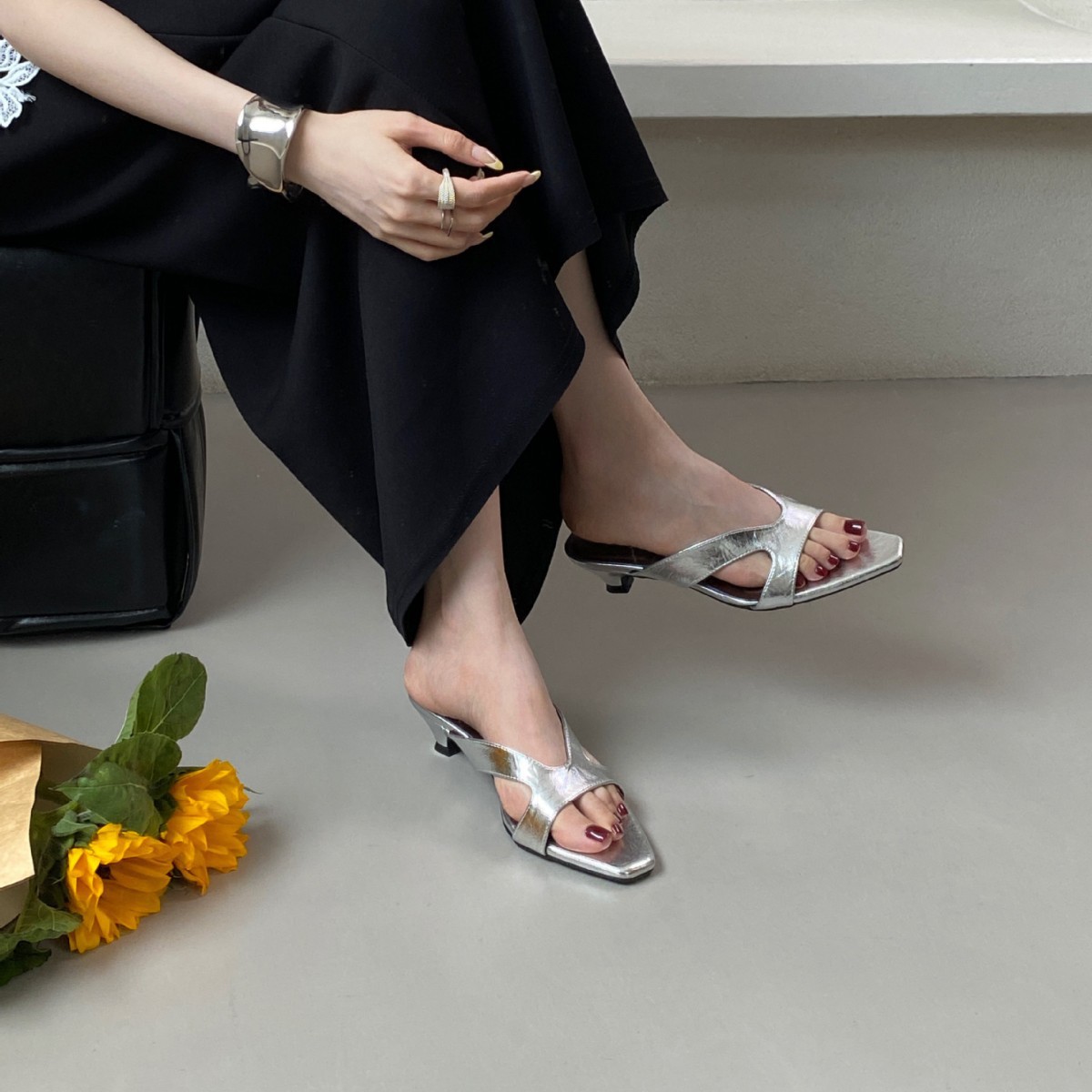 Romantic and delicate retro universal slide sandals square toe open…