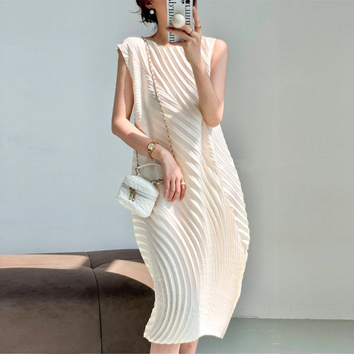 Threezhuo pleated women's high-quality water wheel pleated arc dress, daily versatile commuting fashionable sleeveless long dress