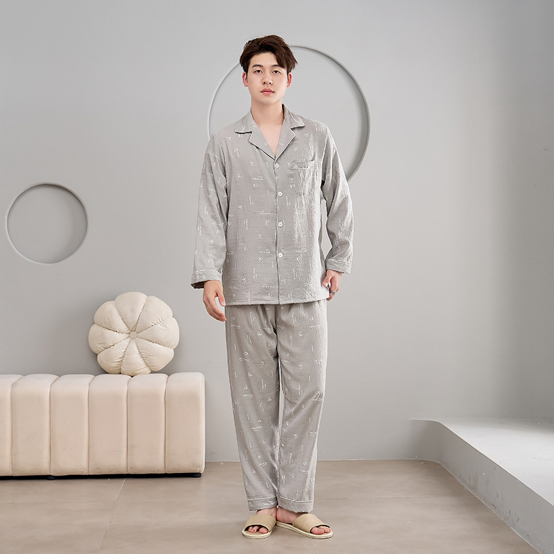 밝은 회색 글자