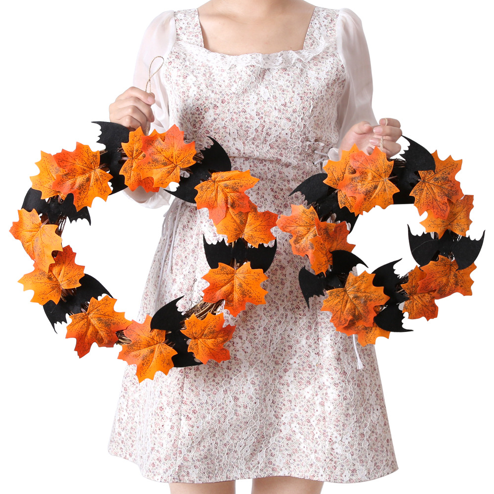 Nueva decoración de corona de hojas de arce para Halloween, adorno de anillo de guirnalda artificial, decoración de puerta con anillo de guirnalda de murciélagos para Halloween. image 2