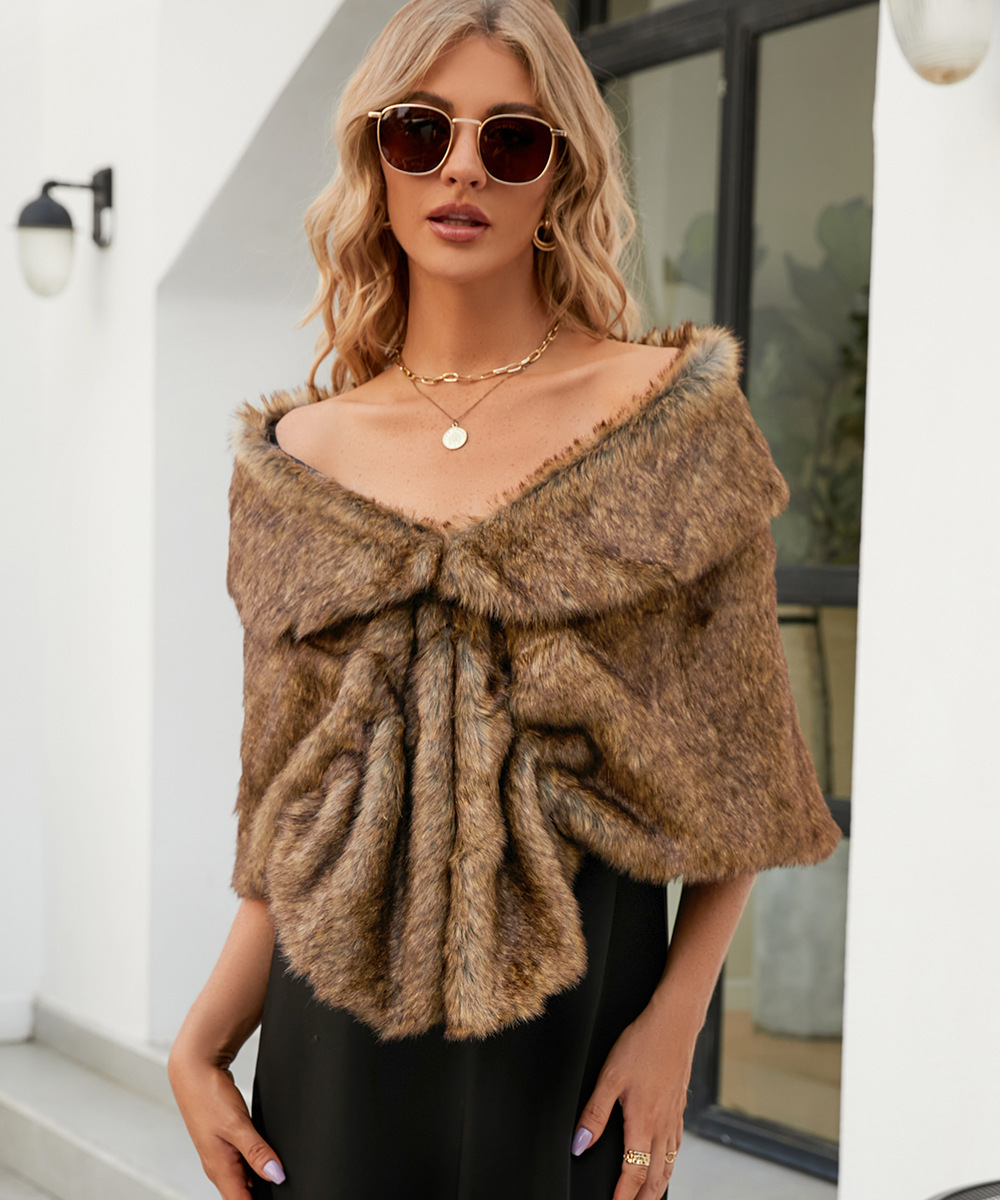 Women's Simple Style Solid Color Imitation Fur Spandex Acrylic Contrast Binding Shawl display picture 3