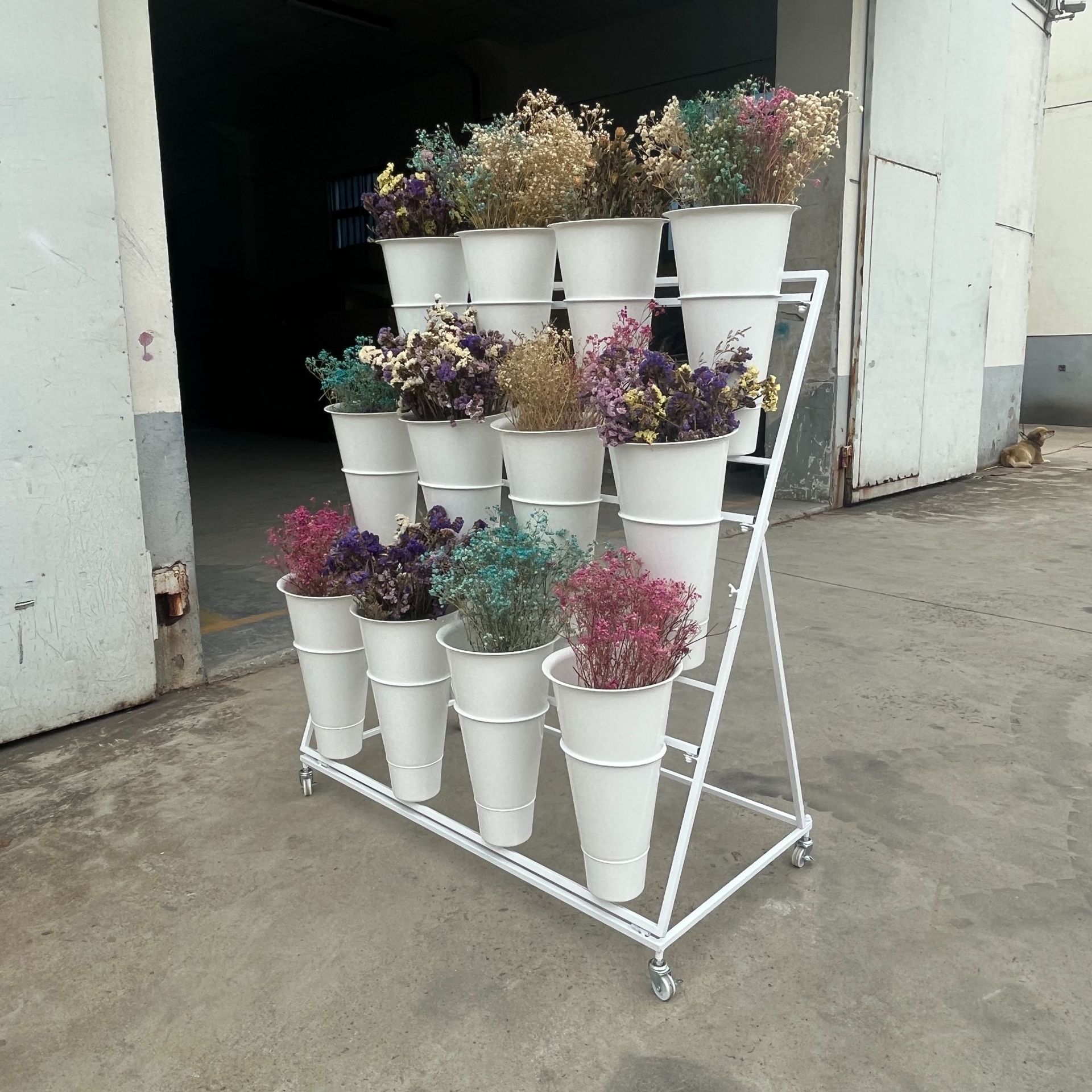 花店鲜花展示架金属铁艺架子可移动组装落地式花架子鲜花塑料桶架