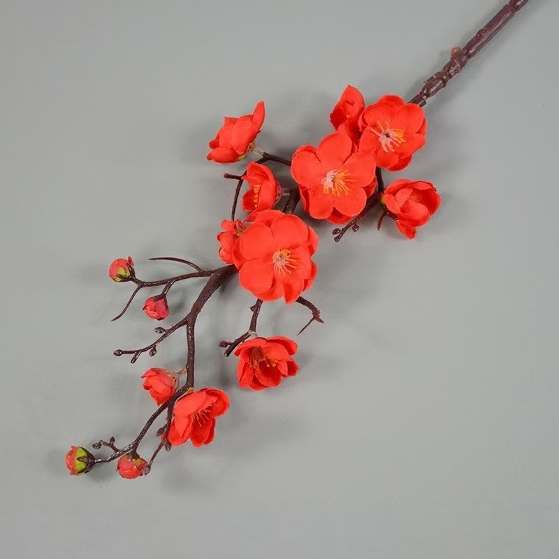 중간 가지 매화 빨간색