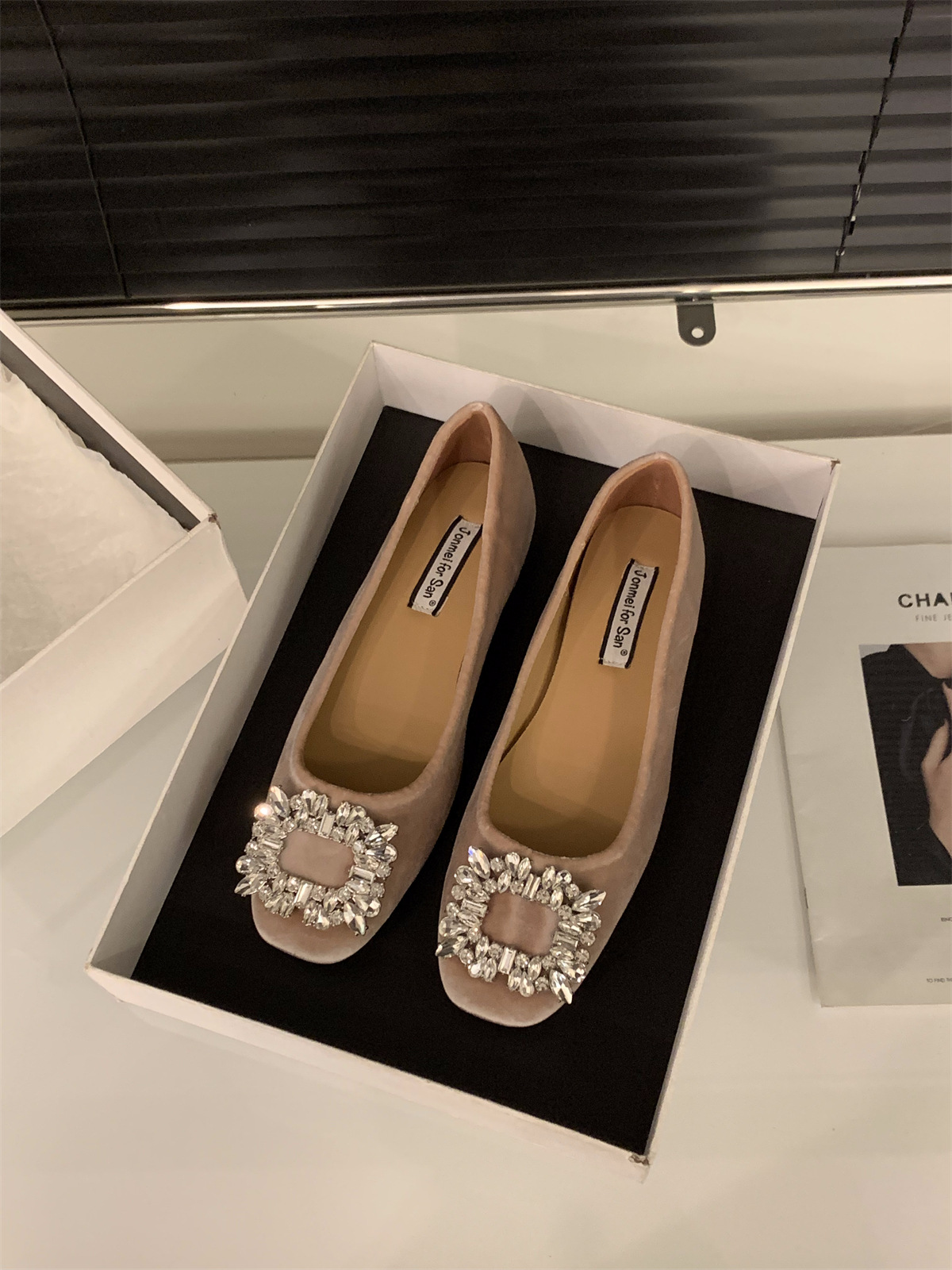 Aumentar la altura interior de suede de diamante zapatos franceses zapatos de mujer 2025 nuevos zapatos de primavera y otoño zapatos de noche zapatos de viaje negro