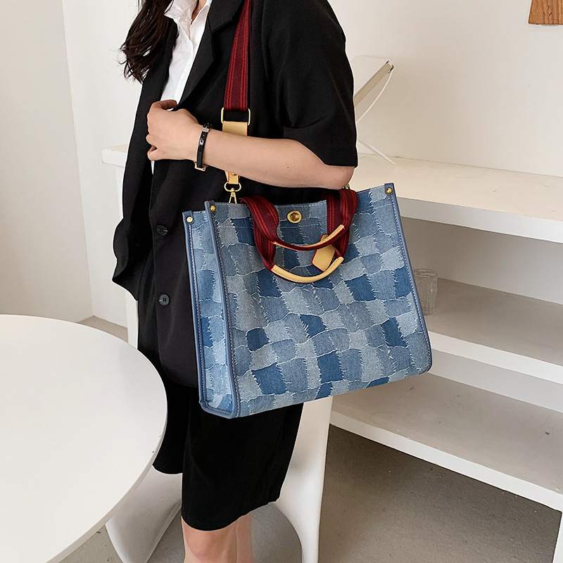 Denim bolsa portátil de gran capacidad femenina 2022 transfronteriza nueva bolsa de mensajero de hombro bolsa de mano retro en stock