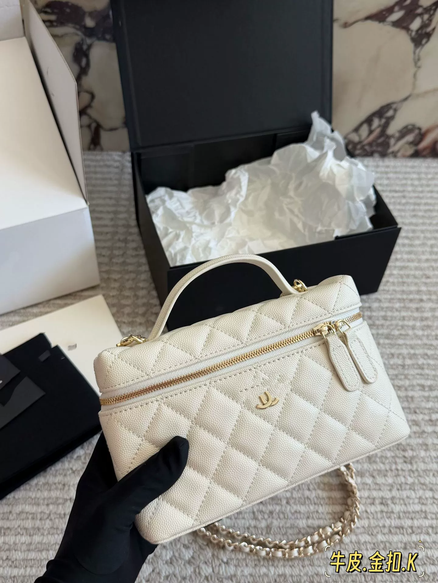 Lunch box, one-shoulder bag with diamond pattern, Chanel style, chain bag