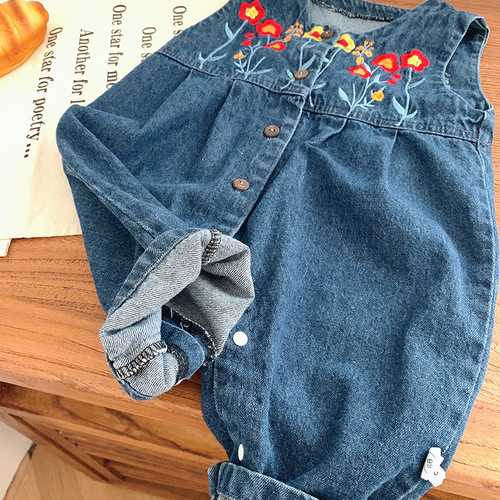 Baby jumpsuit 0-2 years old spring sleeveless denim romper for baby girls 0-2 years old Korean style embroidered romper ML809