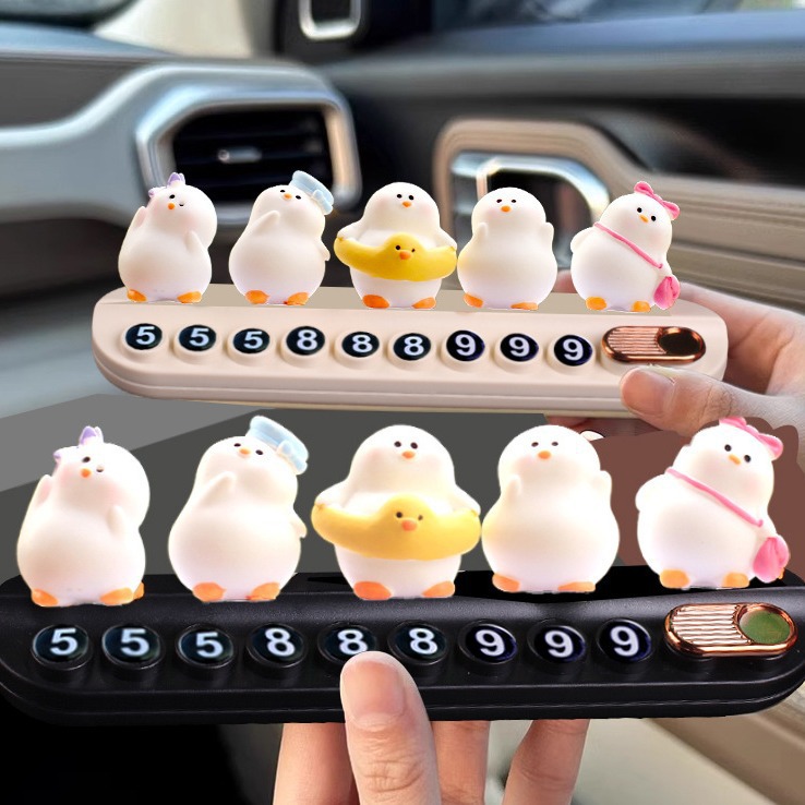 Gansos gordos adorables, placas de estacionamiento temporales, números de teléfono, placas de automóviles, adornos ocultos, celebridades en línea.