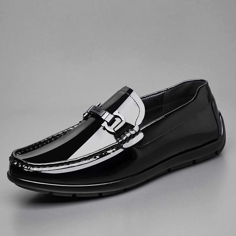 Nuevos zapatos de guisantes de los hombres de piel de vaca de la capa superior zapatos casuales de charol zapatos de cuero genuino de los hombres de moda zapatos de cuero de los hombres europeos de moda