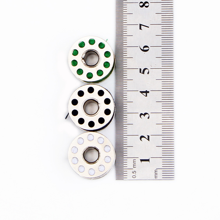 Máquina para el hogar pasada de moda con cable, pedal de lanzadera, bobina de núcleo de alambre de hierro de color universal para el hogar