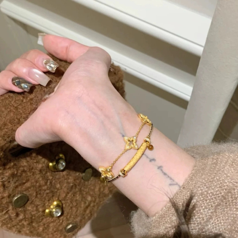 Little Red Book Explosions Antique Brushed Iris Couple Bracelet Fashion Smile Tiger Eye Black Gold Bracelet