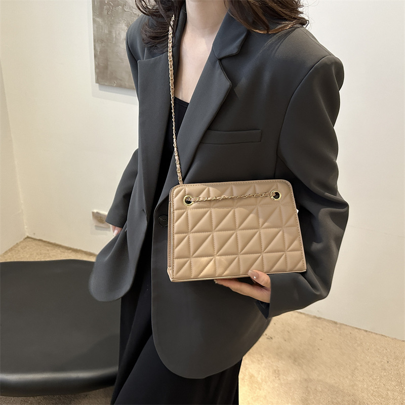 Este año, la popularidad de la bolsa 2024 nueva moda de verano, bolso de hombro, nicho de alta calidad, bolso de hombro universal