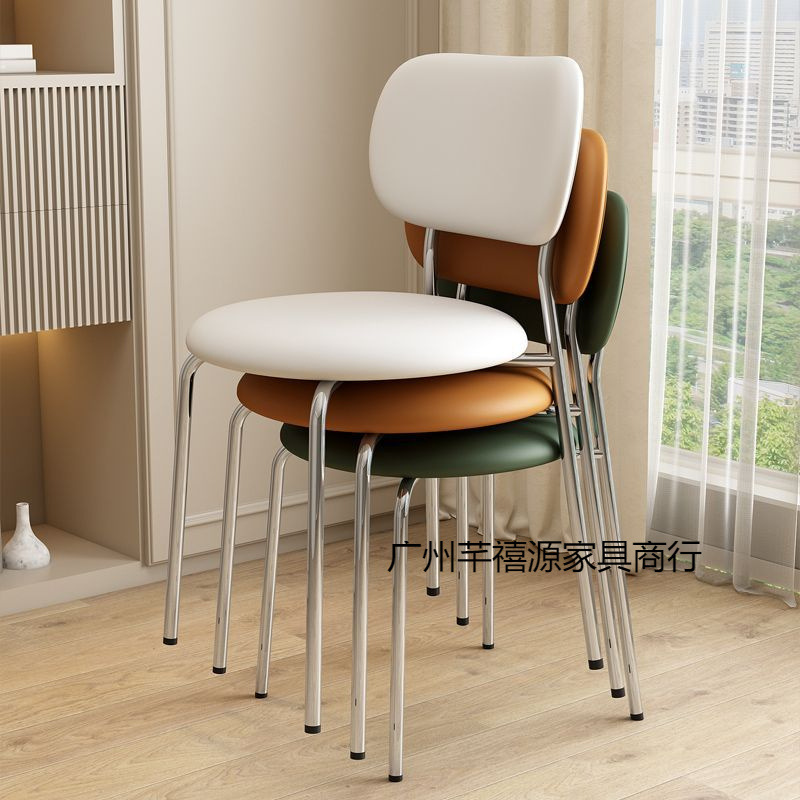 Silla de respaldo nórdica simple y moderna silla de comedor casera de lujo ligera medieval silla de viento de crema mesa de comedor silla de ocio