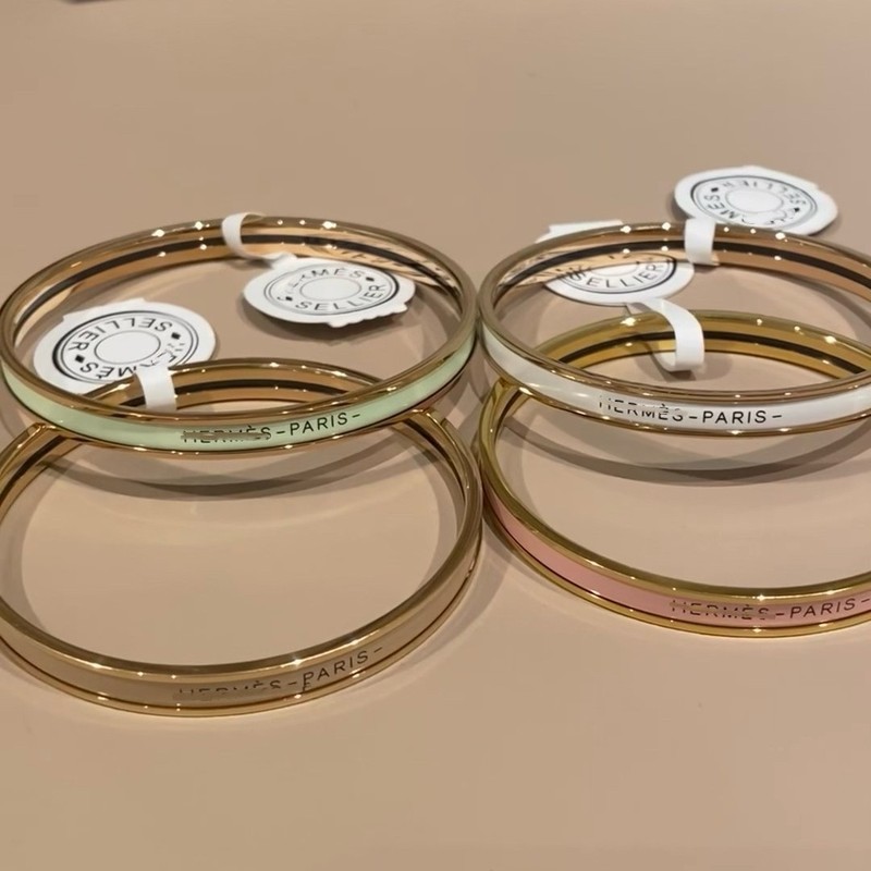 Aijia H 超狭版エナメルレターブレスレット女性用 18K ローズゴールドライト高級ハイエンドデザインクローズドカップルブレスレット|undefined