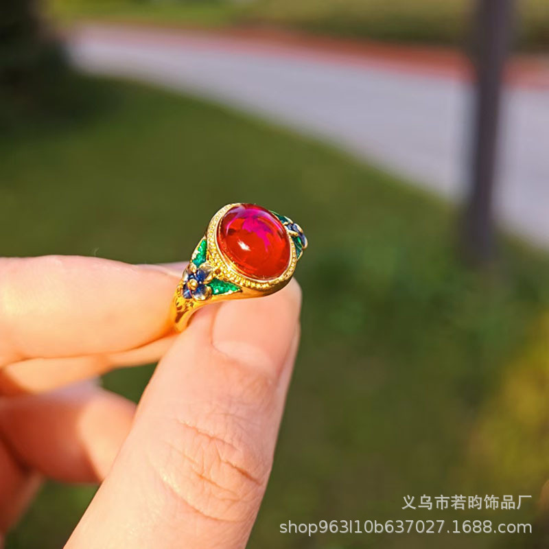 TUMEの新型金メッキエナメル鹿宝石指輪は黄金の指輪の口を模しています。|undefined