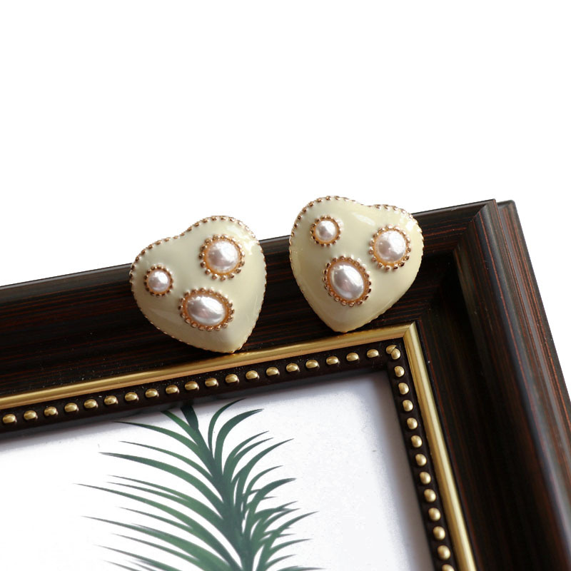 Retro Glaze Heart-shaped Simple Earrings display picture 2