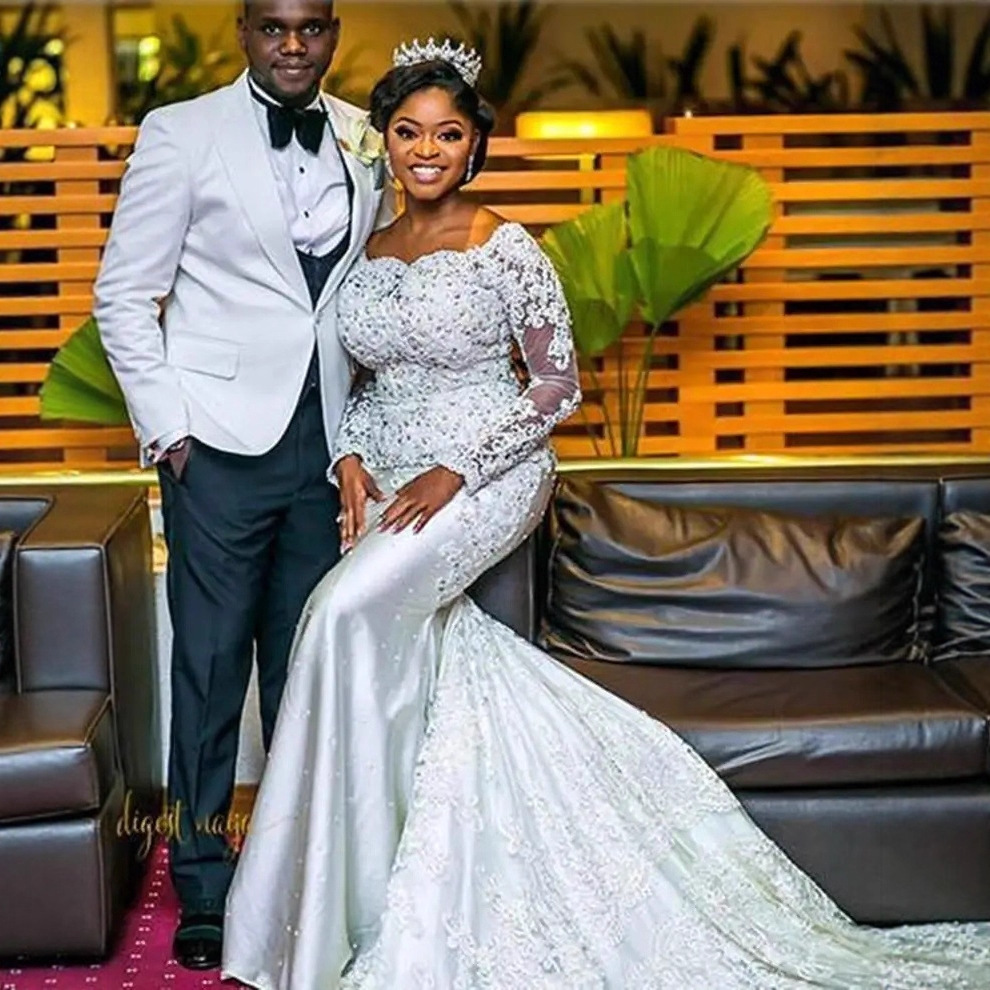 French One-Shoulder Light Wedding Dress for the Bride, High-End Retro Lace Fishtail Wedding Dress, Super Fairy Satin White Dress