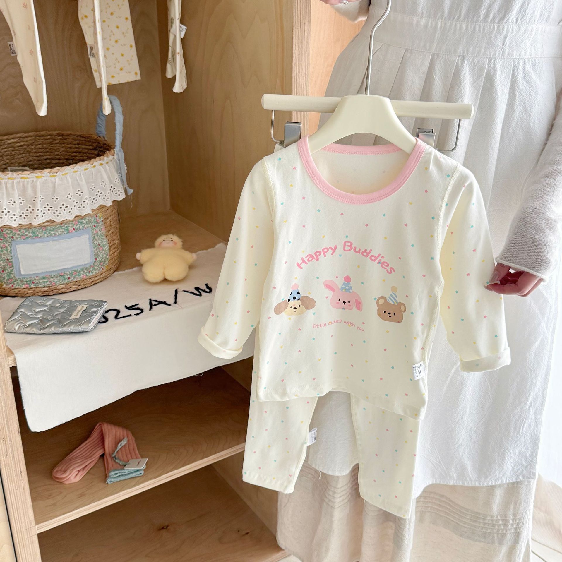 [personalizada] pijamas de niñas algodón sin hueso abrigo de otoño pantalones de otoño ropa para el hogar bebé primavera y otoño conjunto de dibujos animados al por mayor