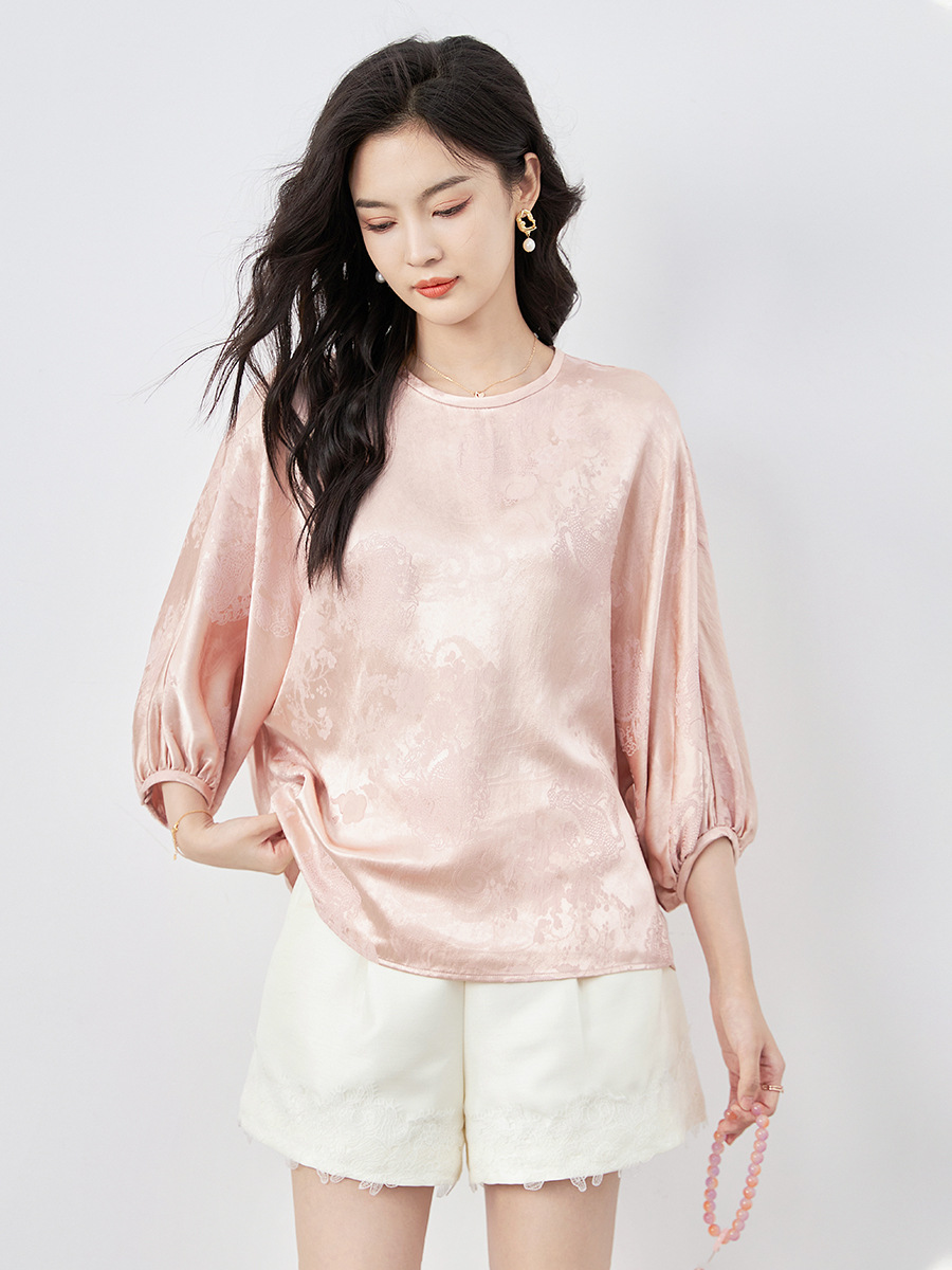 Áo sơ mi nữ dáng rộng chất liệu lụa nhân tạo hoa văn nổi — Màu hồng