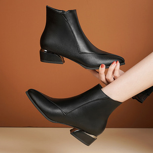 Cross-border foreign trade short boots women 2024 autumn new European and American pointed mid-heel warm and ankle boots 35-41