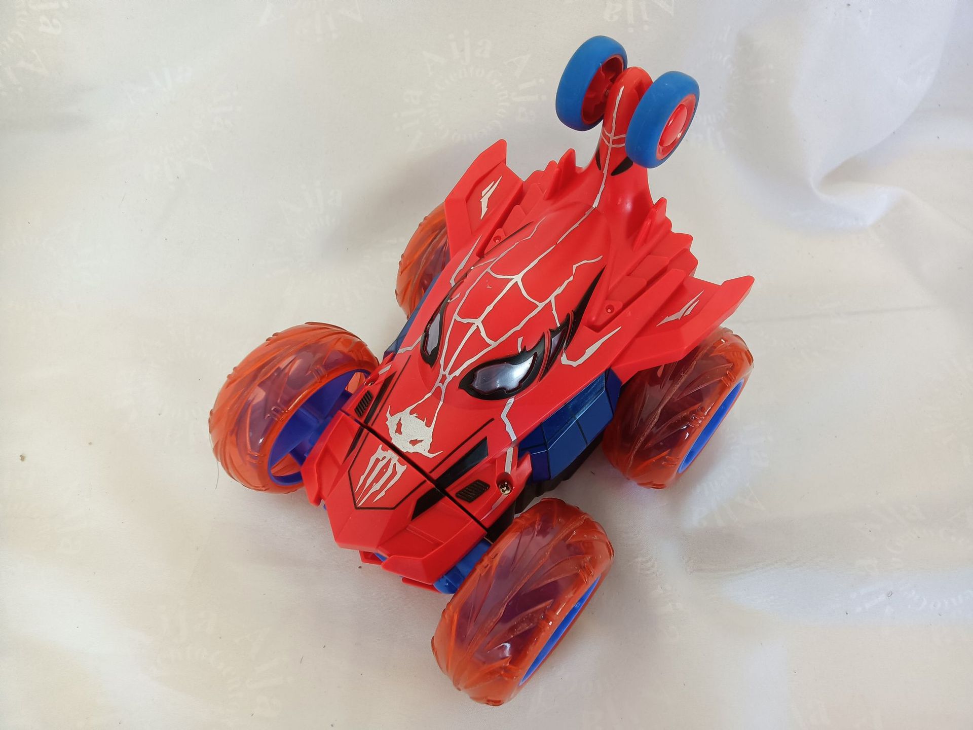 Fábrica personalizada cross-border 2.4G dibujos animados dinosaurios coche de control remoto temu araña competitiva unicornio acrobacias camión volcado