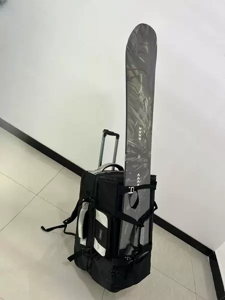 Ski trolley case backpack with wheels can be inserted into the snowboard dry and wet separation ski shoulder equipment bag 100L