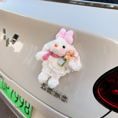 ベルベットのウサギの車のテールの装飾のストラップの車の装飾品の置物2025ネットの赤い新型の人形の女子学生の高級感