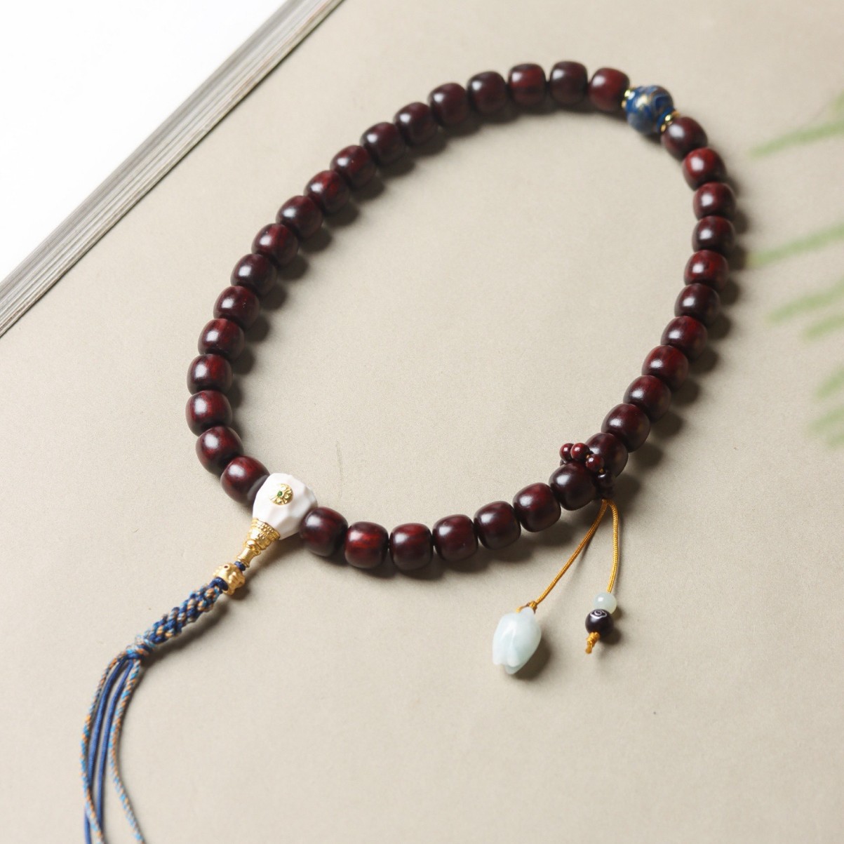 Small-Leaf Red Sandalwood Hand-Held Rosary Bracelet with Large Lacquer Beads, Aventurine Colored Rope Braided for Men and Women, Wholesale from Manufacturers