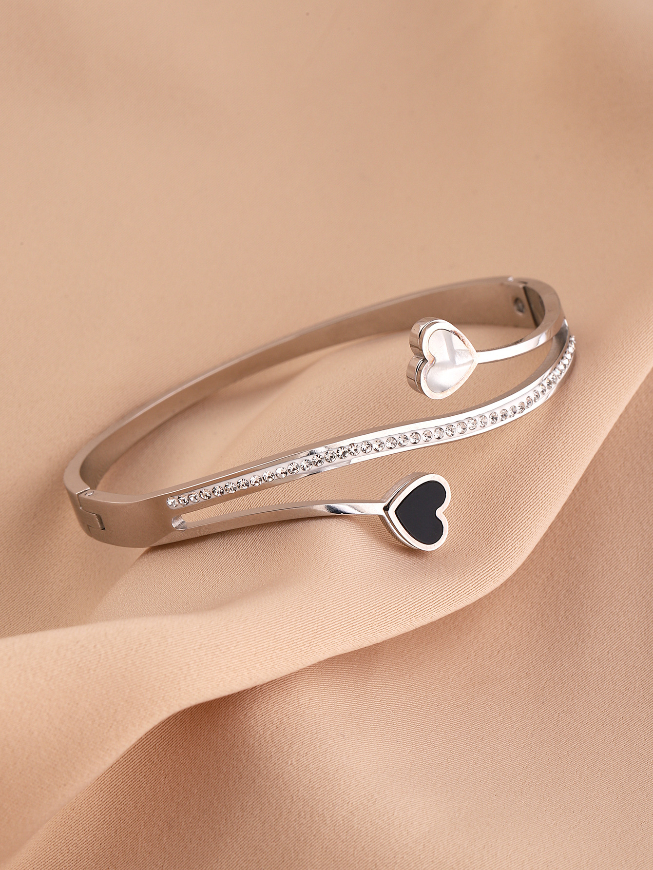 23g Weight Bangle Classification Simple Style Classic Style Heart Shape Titanium Steel Wholesale Bangle