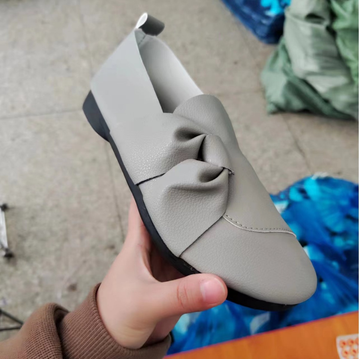 2023 otoño nuevos zapatos de mujer de talla grande zapatos de suela suave para mujer 41 zapatos cómodos de mamá antideslizantes zapatos planos de mediana edad y ancianos