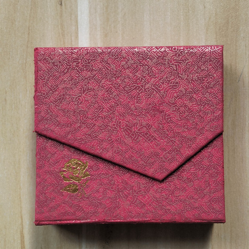 High-end Buddhist bead gift box with retro packaging box, playing bag, velvet glove, velvet bag, cigarette holder gift box, wholesale