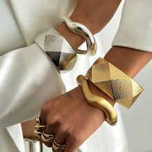 �W���羳�Ʒ �OӋ�кϽ��߅�μy·���C �͹Ų���Bracelet���b