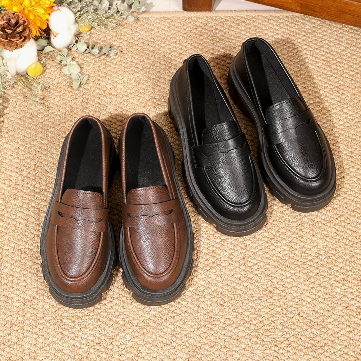 Британские ветры круглые черные туфли на толстой подошве маленькие кожаные туфли женские осень-зима 2024 новые дикие толстые каблуки ретро французские рафу