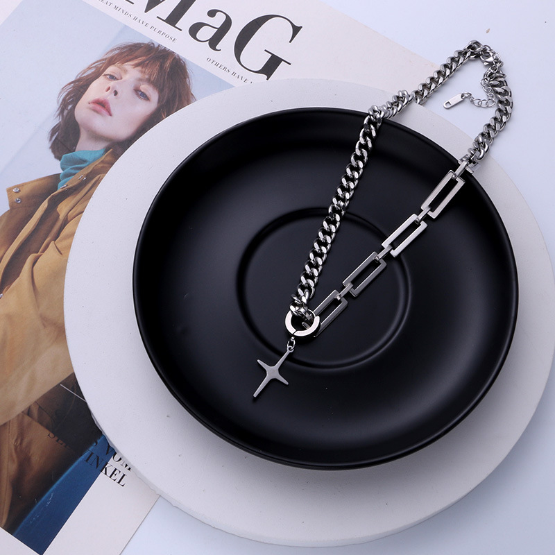 Collana con pendente a croce da donna in acciaio inox_voghion.com
