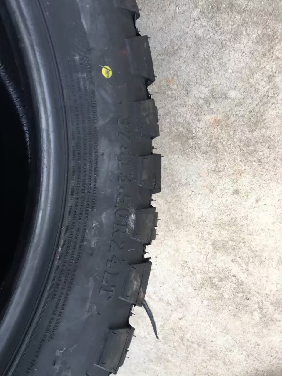 Comforser Comforser Mud Off-Road Tire 37X13.5R24 Car Tire Export Export Tire