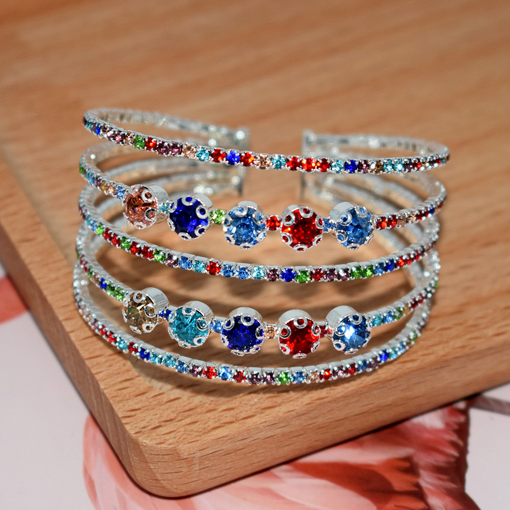 Luxurious Geometric Alloy Plating Inlay Rhinestones Women's Bangle 1 Piece display picture 5