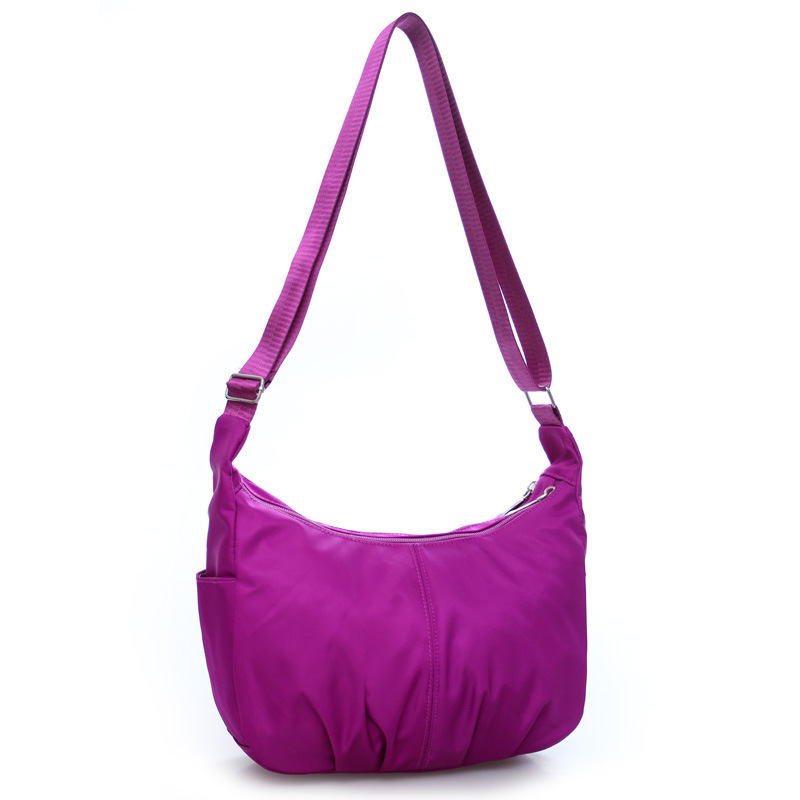 Women's Nylon Solid Color Vintage Style Dumpling Shape Zipper Shoulder Bag display picture 2