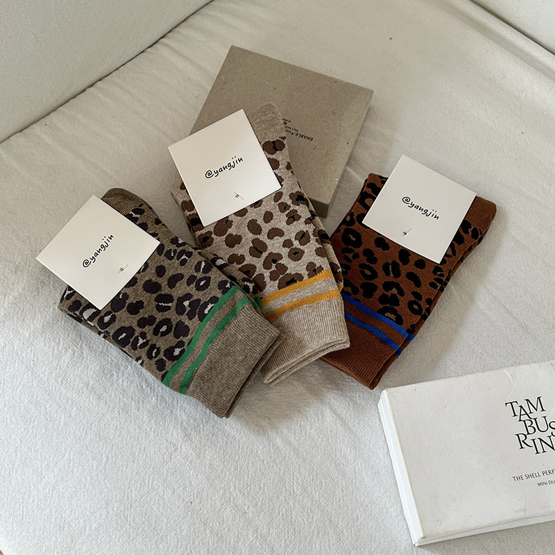 Korean style ins personalized Dongdaemun leopard print mid-calf women's socks contrast color striped socks niche fashion socks Zhuji socks