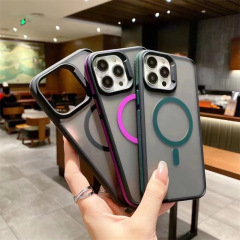 アップル15の磁気吸引携帯ケースを適用して、色を合わせて滑り止めをします。iPhone16のフロスト半透14promax保護カバーです。