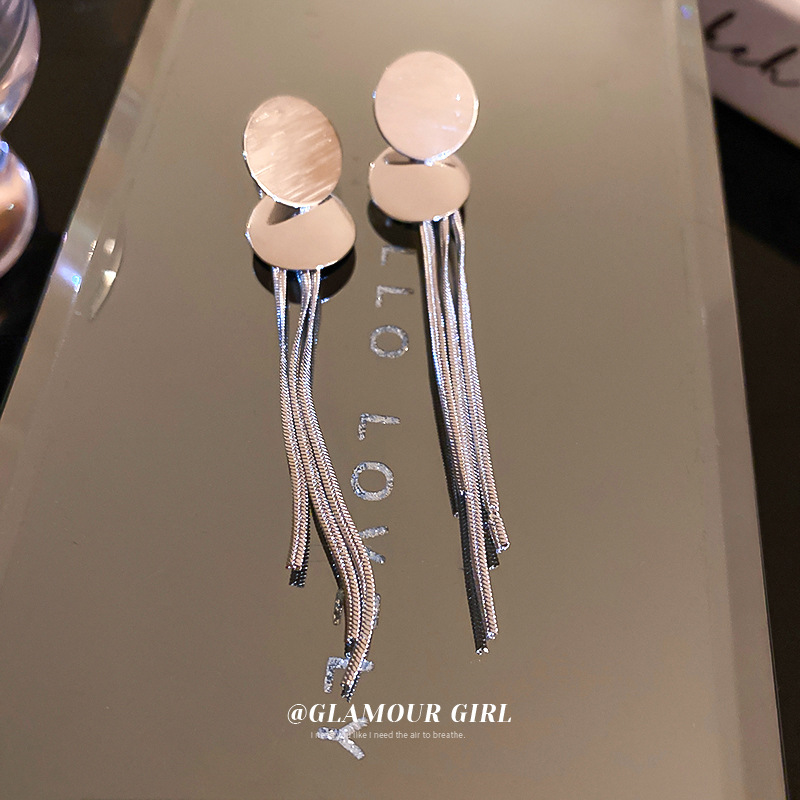 Aguja de plata de dos piezas pendientes de lentejuelas pendientes de borla de metal largo europeo y americano estilo simple de alta calidad nuevos pendientes