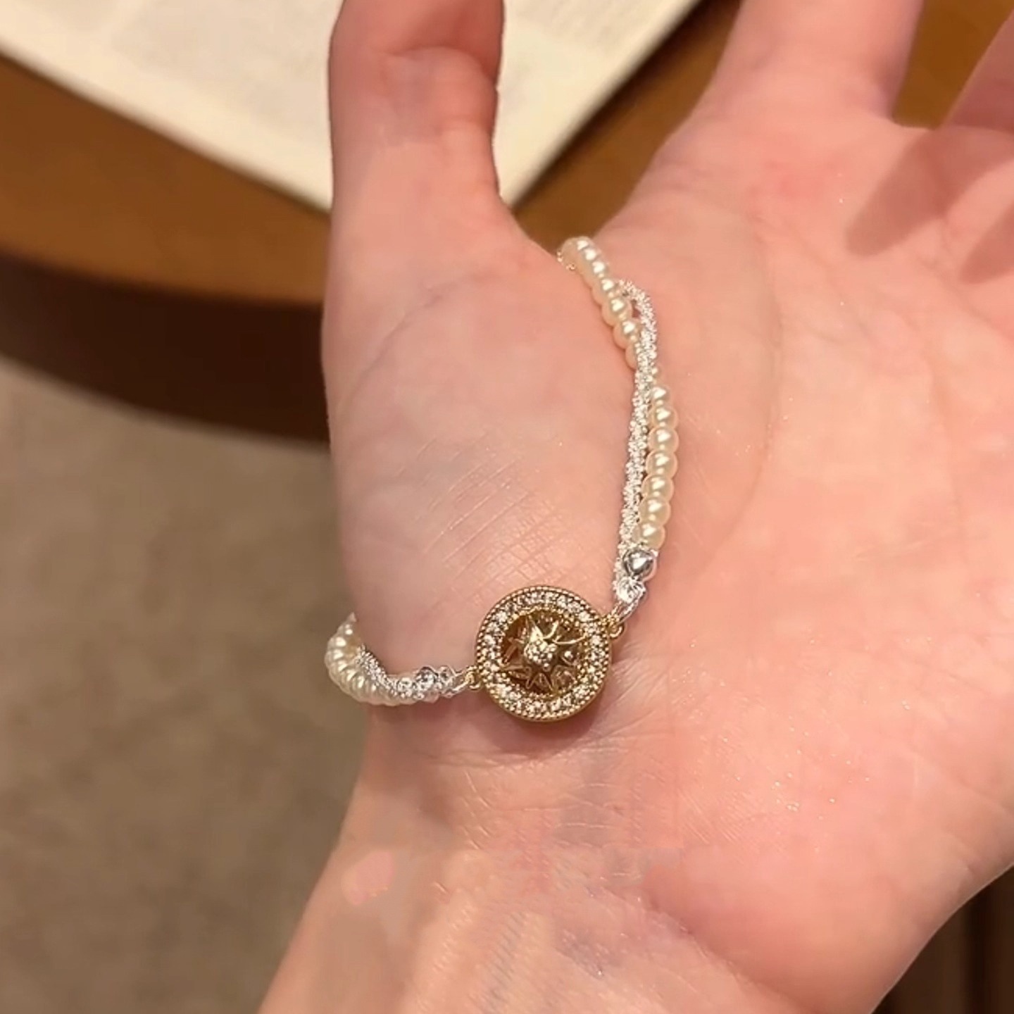 复古气质八芒星盘双层珍珠手链女轻奢小众精致时尚百搭个性手链