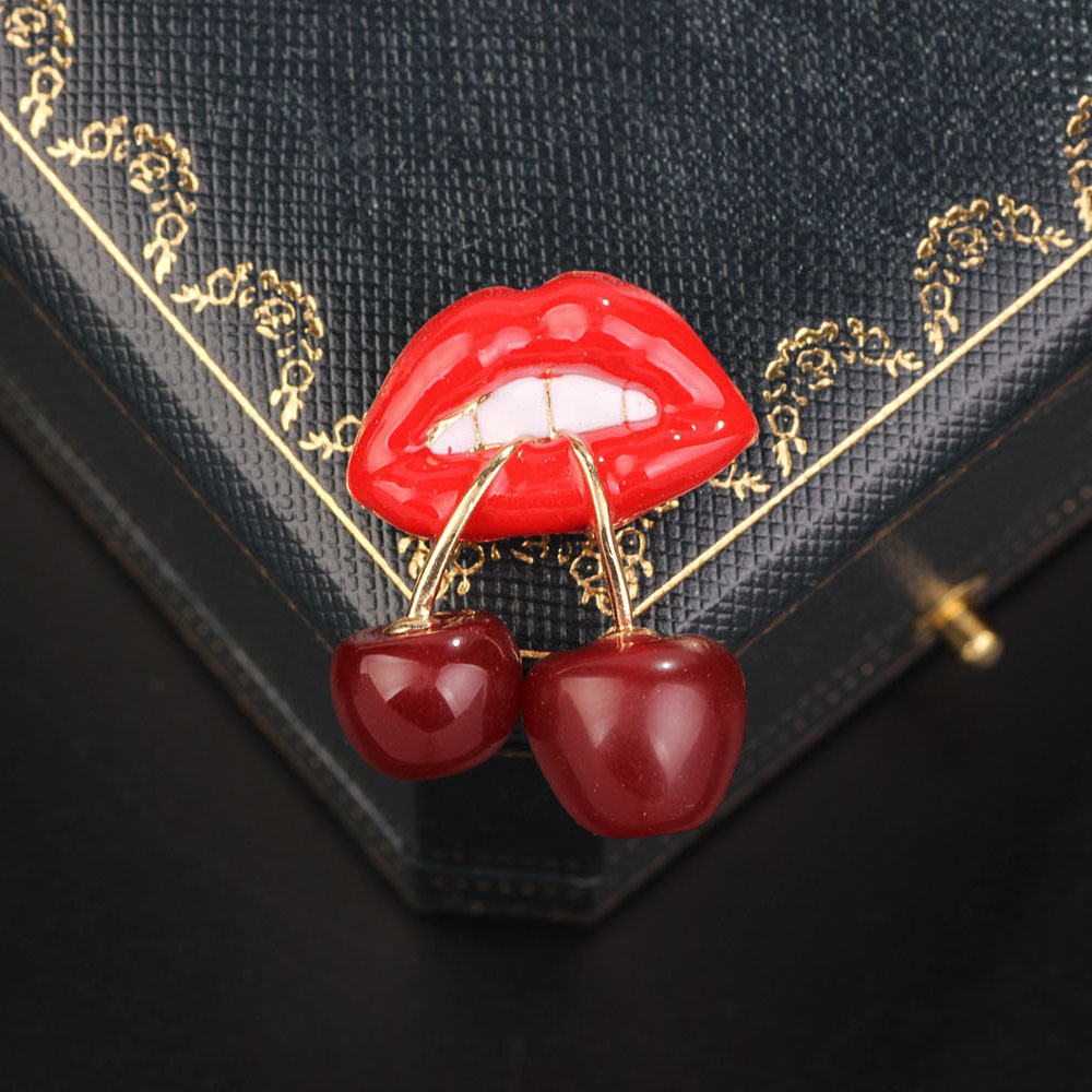 All Seasons Season Retro Pin Lips Cherry Metal Plating Women's Brooches