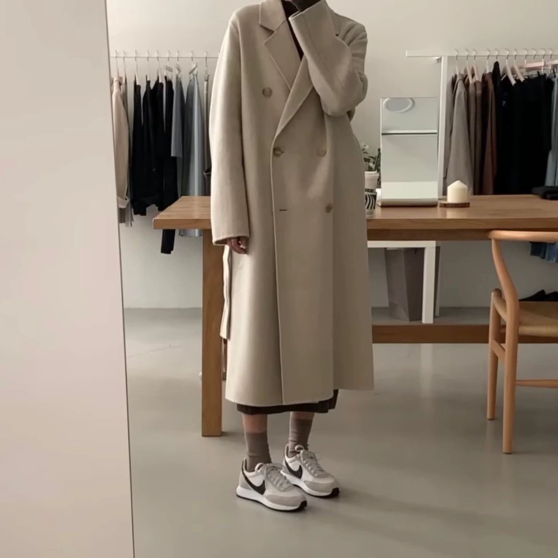 Retro Classic Long Woolen Coat – Korean Style, timeless silhouette, available in Off White or Coffee, Average code