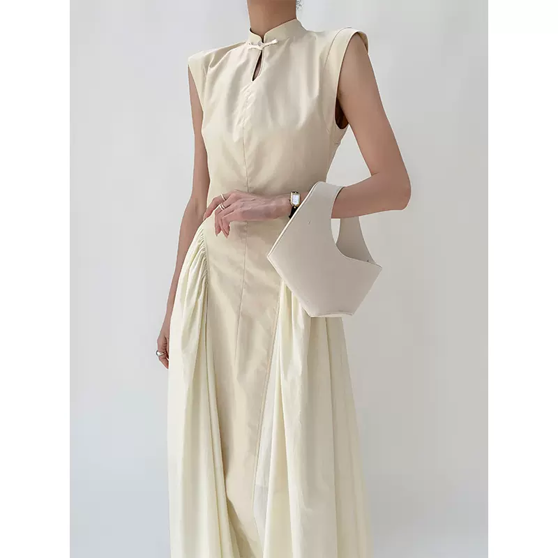 鸿衫宫廷风设计感新中式旗袍盘扣收腰刺绣改良款国风连衣裙女夏季