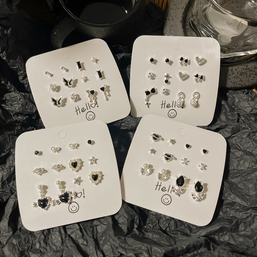 Black love zircon earring set, cold, sweet and cool style, exquisite niche design earrings, new earrings for autumn and winter